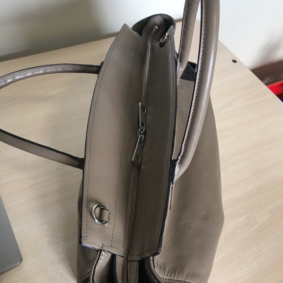 Roberto Cavalli CLASS Tote🌹 - Picture 6 of 15